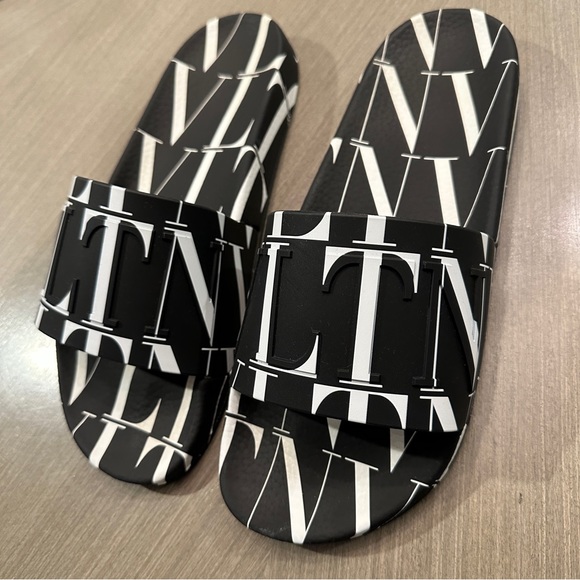 Valentino Garavani Slides - Picture 3 of 8